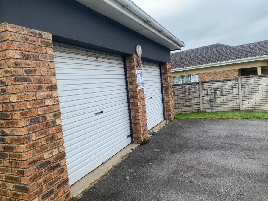 To Let 4 Bedroom Property for Rent in Gonubie Eastern Cape